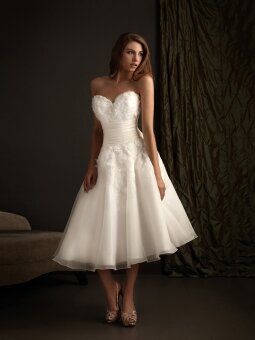 A-line Sweetheart White Floral Cascading Ruffle Yarn Satin Tea-length Dress