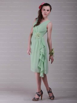 A-line V-neck Chiffon Knee-length Hand Made Flower Dress
