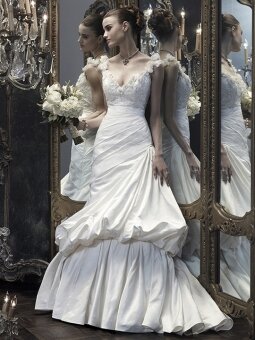 Trumpet/Mermaid V-neck Satin Sweep Train White Appliques Wedding Dresses