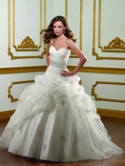 Ball Gown Sweetheart Crystal Beading Organza Chapel Train Wedding Dress