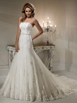Trumpet/Mermaid Strapless Tulle Court Train Lace Wedding Dresses