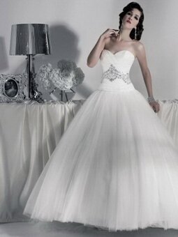 Ball Gown Sweetheart Tulle Sweep Train Beading Wedding Dresses