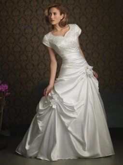 A-Line Sweetheart Taffeta Chapel Train Wedding Dress