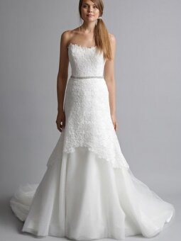 A-line Strapless Tulle Lace Chapel Train White Lace Wedding Dress