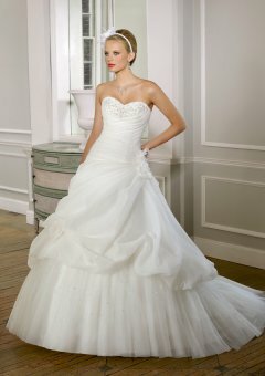 Ball Gown Sweetheart Lace Organza Sweep Train Wedding Dress